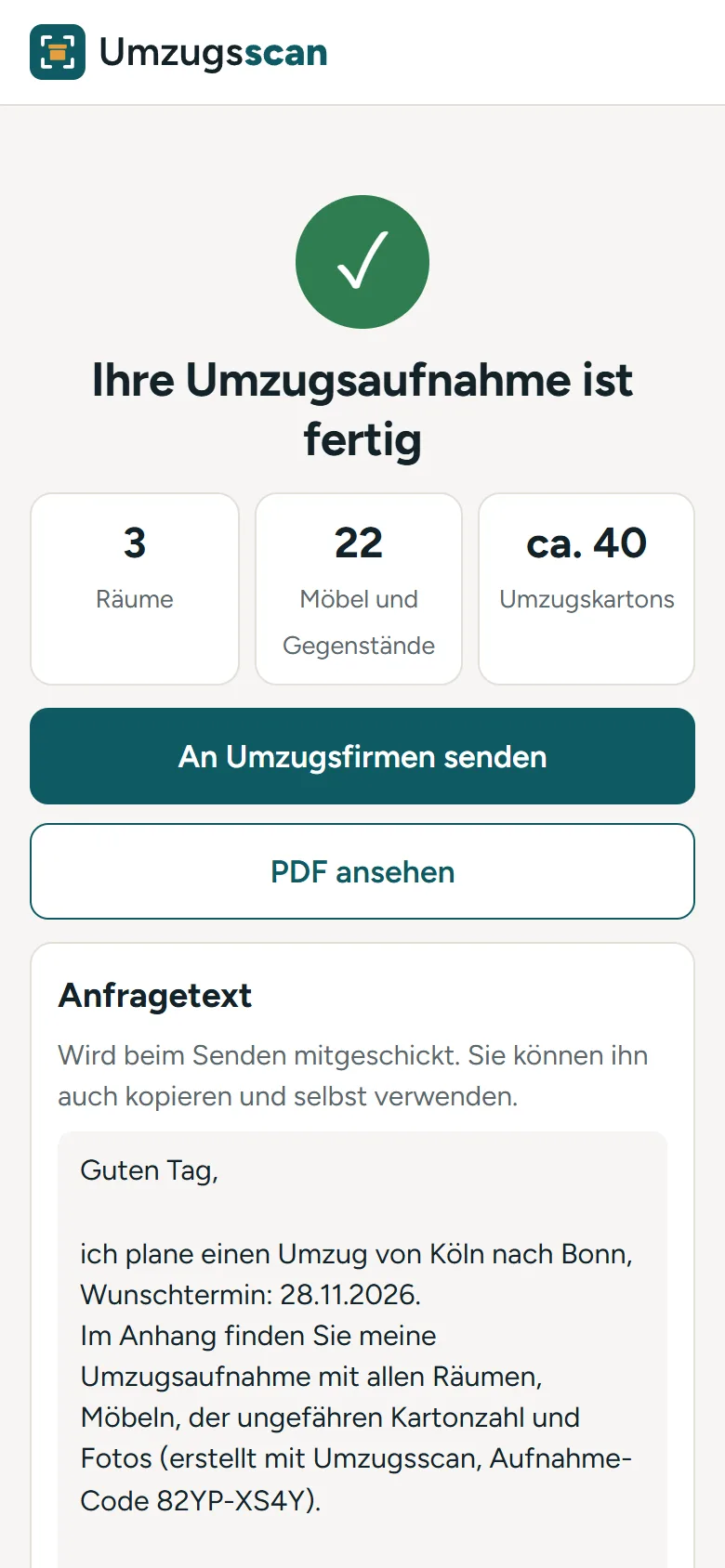 Fertige Aufnahme mit Räumen, Möbeln und Kartonzahl auf dem Handy